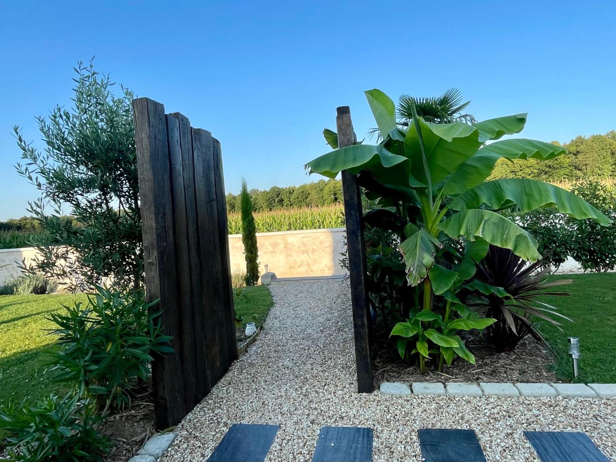 La Cle Des Champs - Le Monroe Piscinespa-sauna Au Jardin Tropical Idyllique Jouarre